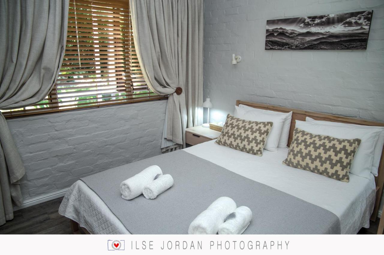 Raw Karoo Guest House Oudtshoorn Dış mekan fotoğraf